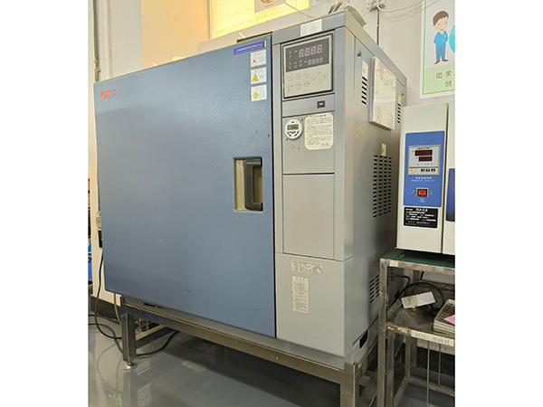 設備-恒溫烤箱